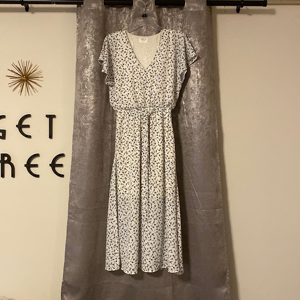 Small Sienna Sky Dress with white floral pattern